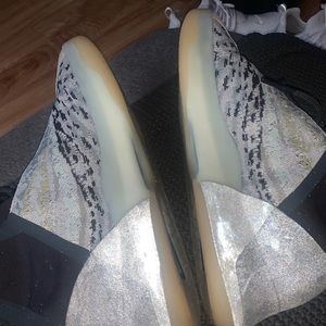 Yeezy quantum sea teal